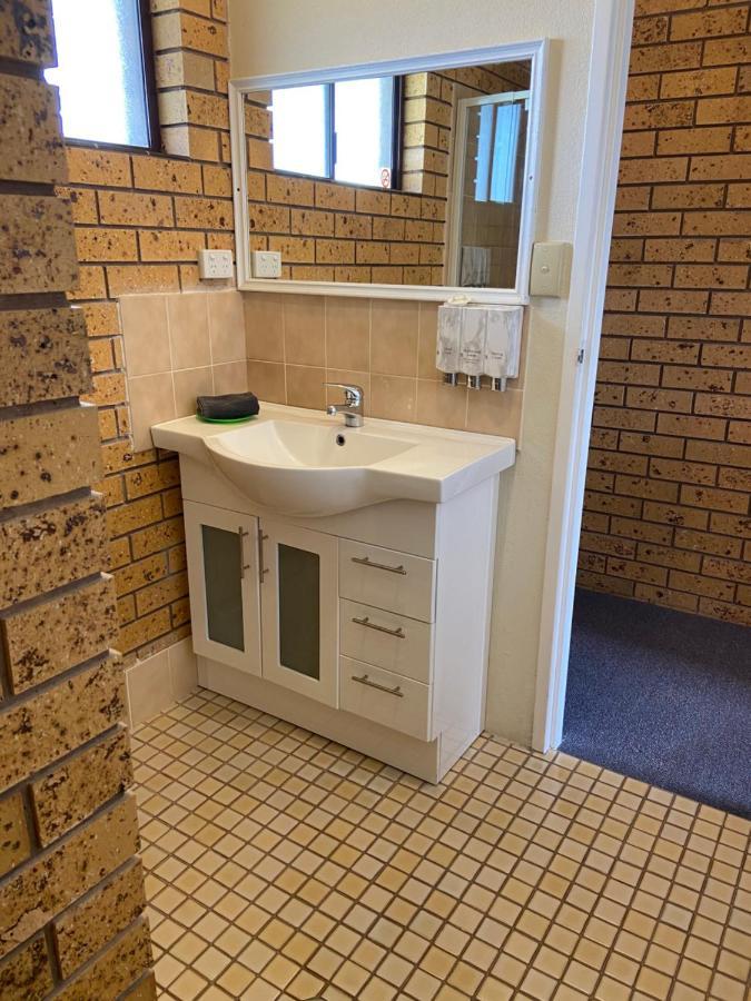 Newell Motor Inn Narrandera Zewnętrze zdjęcie