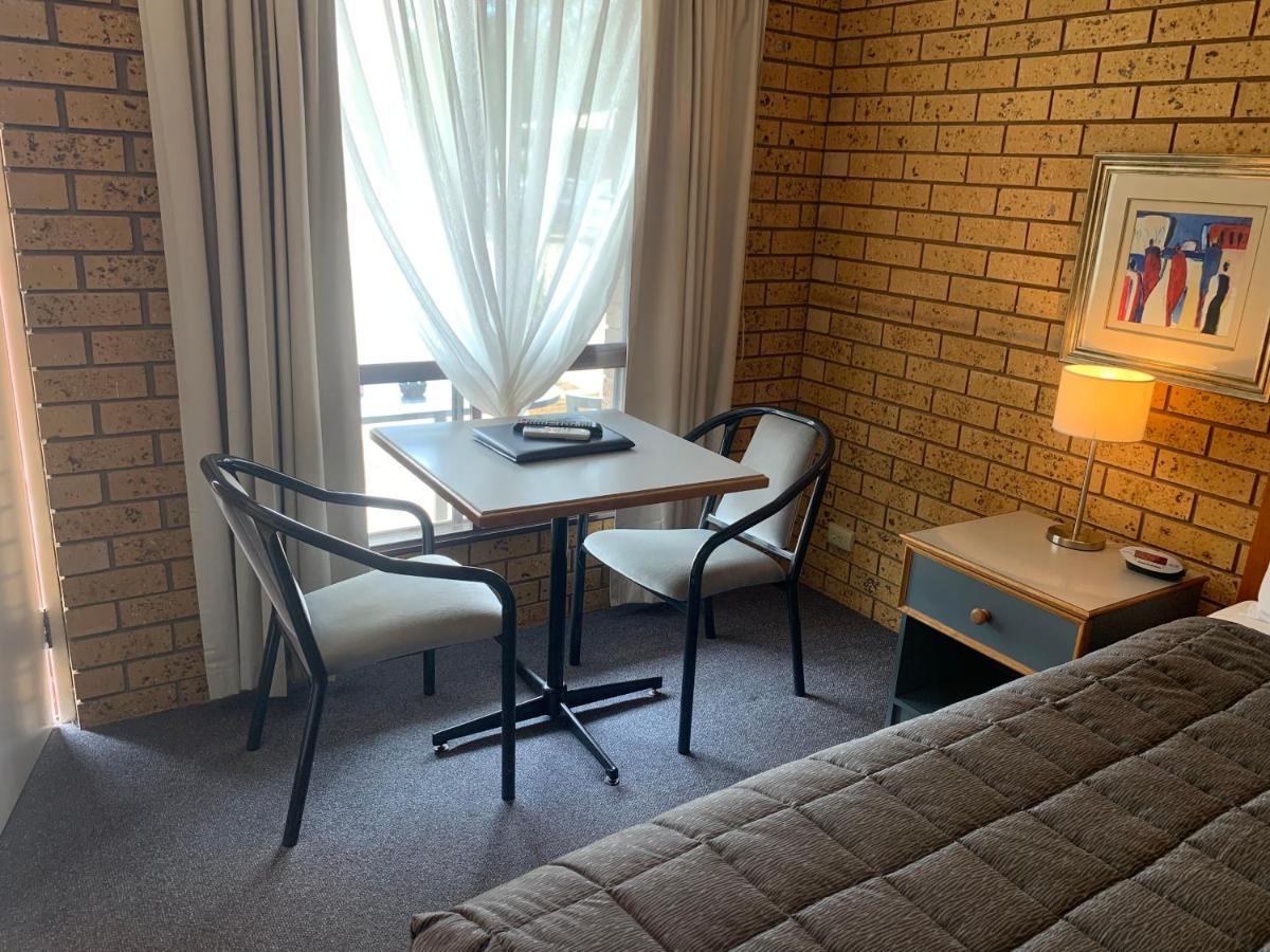 Newell Motor Inn Narrandera Zewnętrze zdjęcie